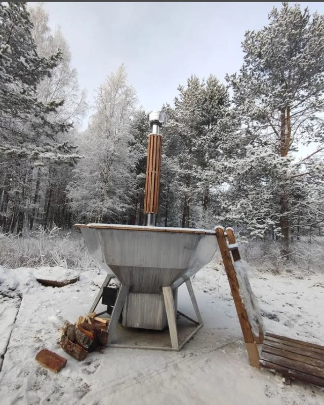 An Ember Borea hot tub at an owner's home in Russia
